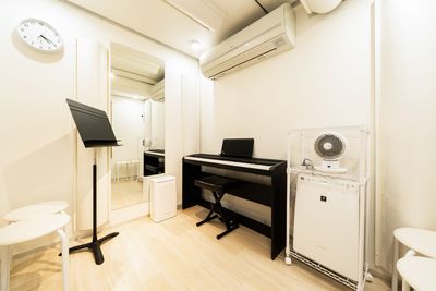 ケイコバ音楽スタジオ(旧KMA音楽スタジオ) 【E studio】の室内の写真