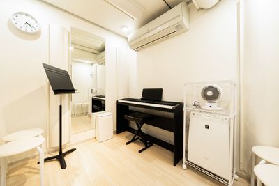 ケイコバ音楽スタジオ(旧KMA音楽スタジオ) 【E studio】の室内の写真