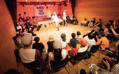 ダンスイベント・ワークショップ・SHOWCASE - KOBE BOTHALL 多目的スペース【BOT HALL（神戸ビーオーティーホール）】の室内の写真
