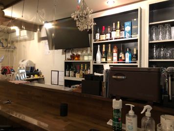 カウンター内-2 - karaoke＆BAR Coo. 誕生会・個別パーティ・ママ会などの室内の写真