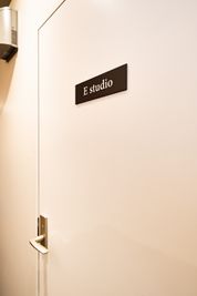 ケイコバ音楽スタジオ(旧KMA音楽スタジオ) 【E studio】の入口の写真