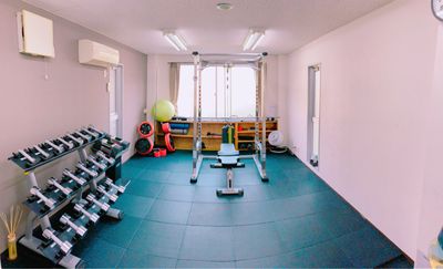 広々としたプライベート空間！1人で黙々とトレーニングができます。 - Light Fitness Light Fitness京橋レンタルジムの室内の写真