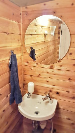 地下ラウンジスペース - 江ノ島ゲストハウス１３４