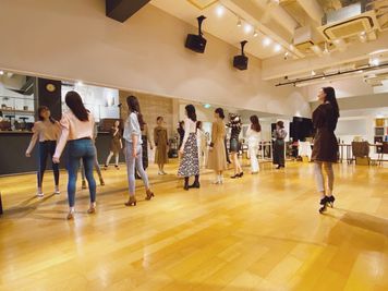 代々木上原スタジオ by PromodelStudio ♪　レッスン・イベントプランの室内の写真