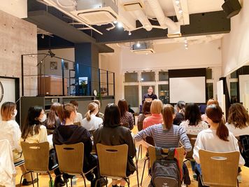 代々木上原スタジオ by PromodelStudio ♪　レッスン・イベントプランの室内の写真