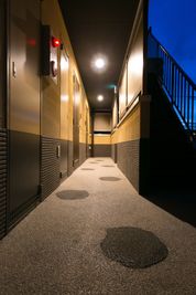 通路 - Dolphins Cafe テレワークやオフ会、ママ会に最適♪おこたでほっこり♪の入口の写真