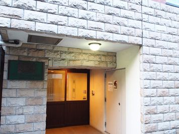池袋会議室+N 会議やテレワークに最適な貸会議室の入口の写真