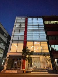 写真右下の螺旋階段から、２階におあがりください！ - Funshare　浅草橋 【座席レイアウト自由】多目的スペース！会議や展示会、イベントなどの入口の写真