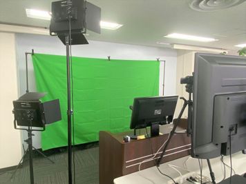 スタジオとしても使用できる会議室はなかなかありません - 新橋ビジネスフォーラムの室内の写真