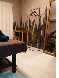 リラックス空間を演出 - グッドラック マッサージスペースの室内の写真