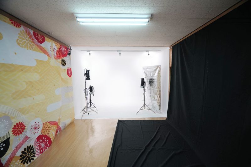 気軽に使える白ホリ！ - フォトスタジオナナイー！