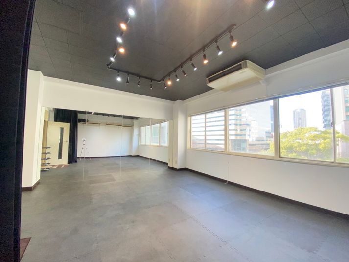 お気軽スタジオ梅田西 - スタジオファシル