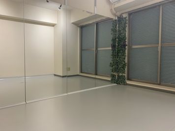 【柏駅徒歩3分】ダンスの個人練習ができるレンタルスタジオ★リノリウム床を採用★ - 柏レンタルスタジオ
