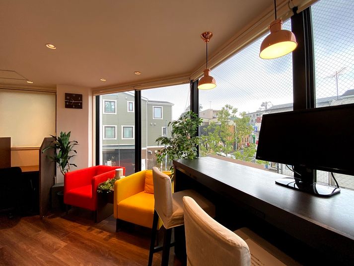 個別デスク席③ - HaNaLe三鷹台駅会議室