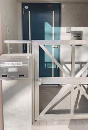 アル撮影スタジオの入口の写真