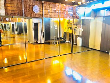 レンタルスタジオLush川崎 【川崎駅徒歩4分】ダンスができるレンタルスタジオの室内の写真