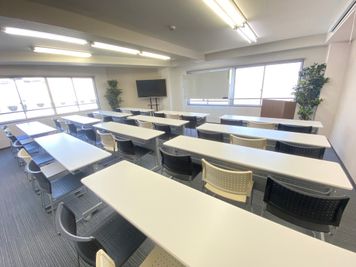 お気軽会議室新大阪terraの室内の写真