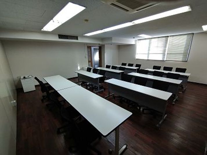 24名までの会議スペース601 - 三豊ビル