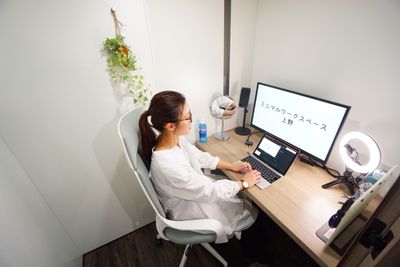 <ミニマルワークスペース上野プレミアム>ゆったり広めのワークブース!Wi-Fi完備!モニターあり/テレワーク/Web会議/面接 - 【ミニマルワークスペース上野】