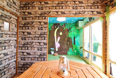 【２部屋】森の空間とログハウス風の空間の襖は取り外し可能 - 池尻セレクトハウス 池尻セレクトハウス（ハウススタジオ）の室内の写真