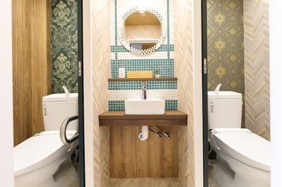 2F トイレ - ゲストハウス神戸なでしこ屋 元町駅近！更衣スペース・シャワーの室内の写真