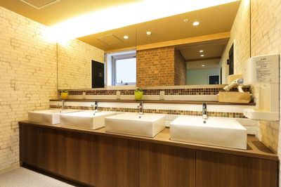 2F　洗面所 - ゲストハウス神戸なでしこ屋 個室コワーキングスペースの設備の写真