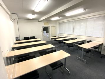 ♬マルチアクセス貸会議室＠東京♬ アクセス抜群のレンタル・スペースの室内の写真