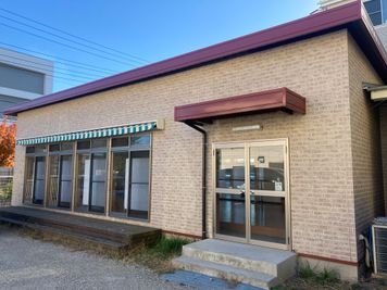 プールマッサージセンター別館 レッスンスタジオの外観の写真