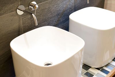 洗面台（ハンドソープ置いていますので手洗いをお願い致します。） - 幻 毘沙門 多目的〜デザイナーズ京町家〜 の室内の写真
