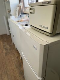 ストック内部
冷蔵庫
ホットキャビネットも完備しております ♪ - @niconal サロンスペースの室内の写真
