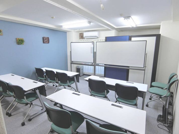 コミノバ東新宿 貸会議室の室内の写真