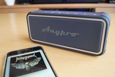 スマホを接続は「再生ボタンを長押し」するとBluetoothのアクセスポイントが表示されます。

入力端子をご利用の際は接続して「Mボタン」を押して下さい。 - JK Room 虎ノ門 大和ビル レッスンスタジオの室内の写真