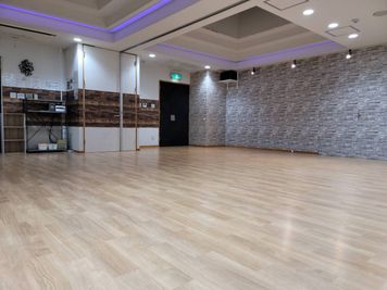 屋内スポーツ施設向けの衝撃吸収性 床材の新商品！！
東リ アリーナフィット仕様☆ - レンタルスタジオ BigTree  和泉和気店B＆Cルーム 和泉和気店　B＆Cルームの室内の写真