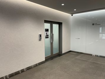 会議室共有部への扉 - 【閉店】TIME SHARING 秋葉原ISM 106の入口の写真