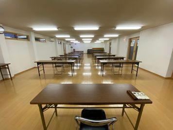 文殊館（講義室）　室内（利用区画はお写真の2/3です。） - 京都会議室 心華寺 文殊館（講義室） 2/3区画の室内の写真
