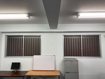 日中総合サービス 飲食OKのお手軽会議室の室内の写真