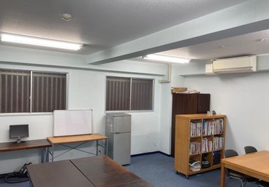 日中総合サービス 飲食OKのお手軽会議室の室内の写真