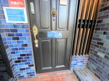 COCODE初台【A棟】 【ROOM1】設備充実の会議室☆の入口の写真