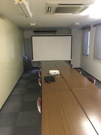 西天満　イワイビル 貸会議室の室内の写真