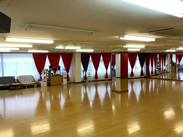 モノダンススタジオ ダンス 多目的フロアーの室内の写真