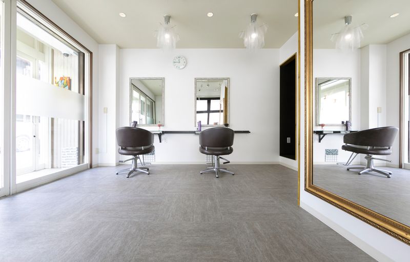 フリーランス　シェアサロン　セット面2　/ヘア/メイク/ネイル - レンタルシェアサロンUZI東松戸