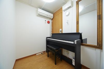空気清浄機、２４時間換気有り - フィアルサロン【渋谷／表参道／南青山】🎹ピアノ📶高速WIFI 防音室C(P)【電子ピアノ】WIFI有の室内の写真