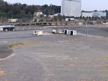 成田空港至近！国道沿い5000坪のオープンスペース！（B区画は約1,300㎡）5時間以上は一律13,000円！ - サン・ポート