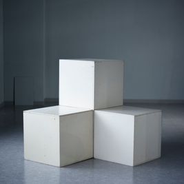 白ブロック（40cm正方）×４個 - studio akegure 自然光＆ストロボで思いのままに撮れる! リバーサイド撮影スタジオの設備の写真