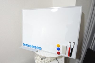 ホワイトボード有り - 福岡レンタルスペース RECO薬院 シンプルな多目的レンタルスペース　Wi-Fi完備の設備の写真