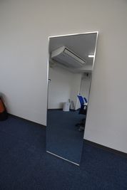 姿見150×50cm - レンタルスペースひだまり 会議/教室/サロン/撮影/ヨガの設備の写真
