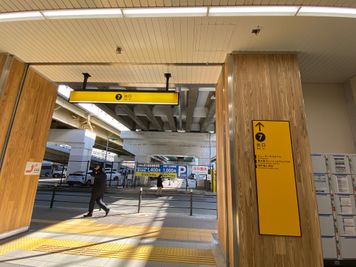 御堂筋線メトロ　新大阪駅⑦番出口からすぐです。 - 新大阪駅2分♪MSPACE 【パラム新大阪駅前】100インチスクリーン/高性能プロジェクターの入口の写真