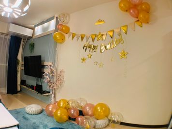 お祝いにもオススメです♬ - パーティールーム【HARU】 HARU新宿1stの室内の写真