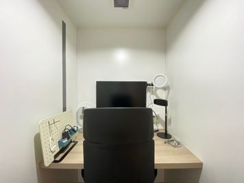 グレイドパーク秋葉原（旧：TIMESHARING秋葉原奥山ビル） テレワークブース A（大）の室内の写真