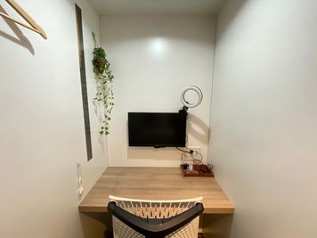 グレイドパーク秋葉原（旧：TIMESHARING秋葉原奥山ビル） テレワークブース B（小）の室内の写真